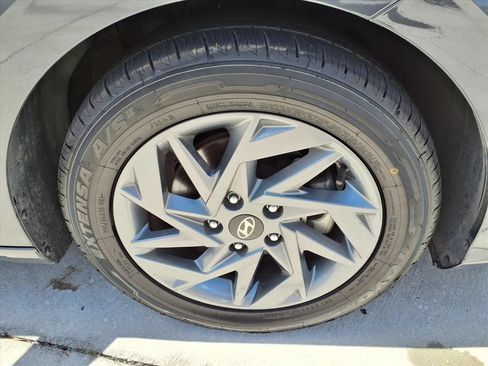 Used 2024 Hyundai Elantra SEL FWD image 7