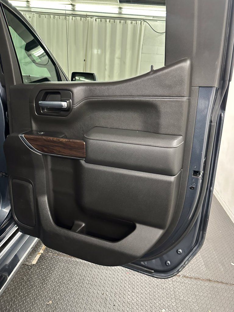 Used 2022 GMC Sierra 1500 SLT w/ SLT Premium Plus Package AWD/4WD image 34