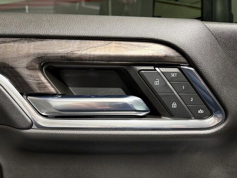 Used 2024 Chevrolet Silverado 2500 LTZ w/ LTZ Plus Package image 17