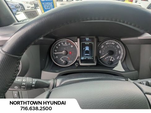 Used 2023 Toyota Tacoma TRD Off-Road image 6