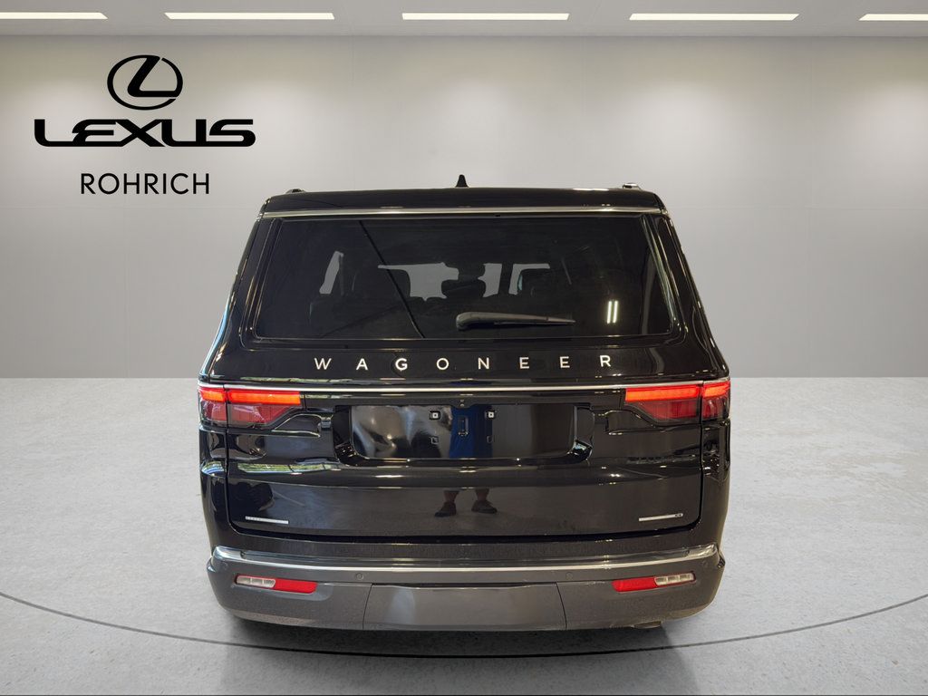 Used 2022 Jeep Wagoneer Series II AWD/4WD image 7
