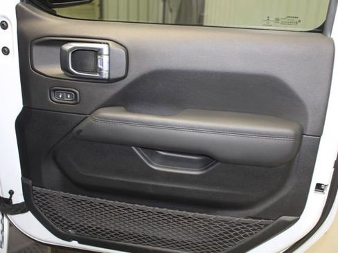 Used 2021 Jeep Wrangler Unlimited Sahara image 19