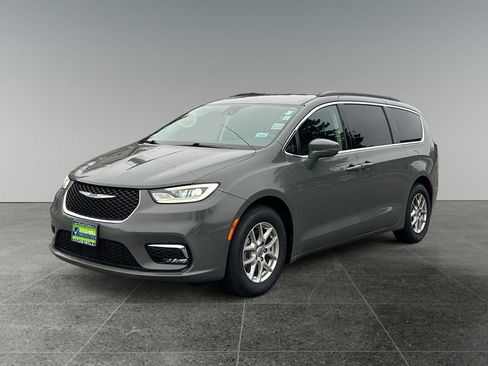 Used 2022 Chrysler Pacifica Touring-L image 3