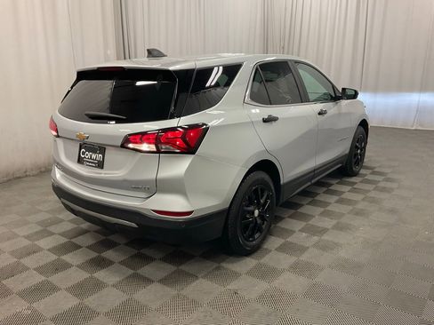 Used 2022 Chevrolet Equinox LT image 3