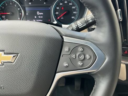 Used 2023 Chevrolet Traverse LT FWD image 25