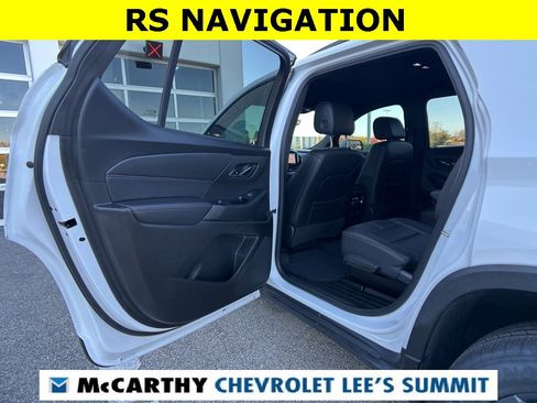 Used 2023 Chevrolet Traverse RS image 30