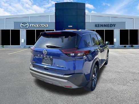 Used 2021 Nissan Rogue SL image 3