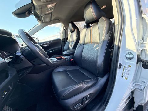 Used 2023 Toyota RAV4 Adventure image 12