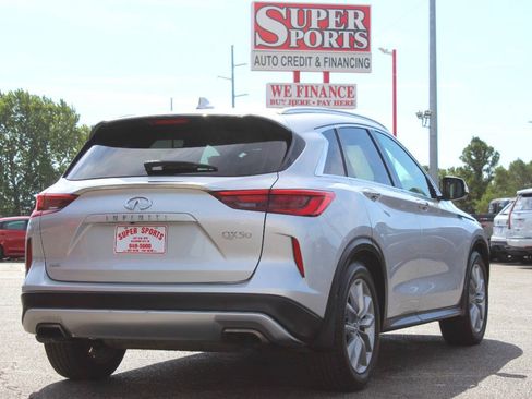 Used 2019 INFINITI QX50 Luxe w/ Navigation Package AWD/4WD image 4