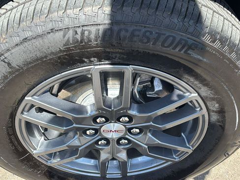 Certified 2025 GMC Acadia Elevation image 9