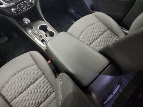 Used 2018 Chevrolet Equinox LT image 25