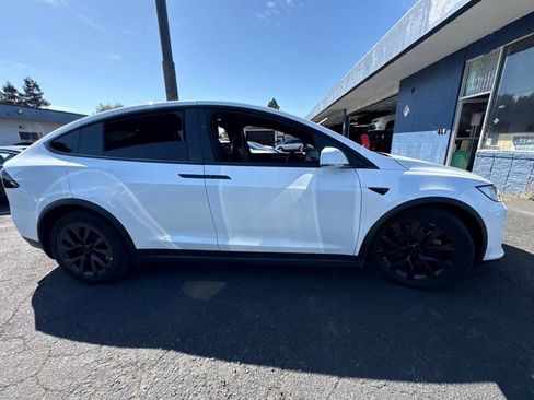 Used 2023 Tesla Model X AWD/4WD image 3