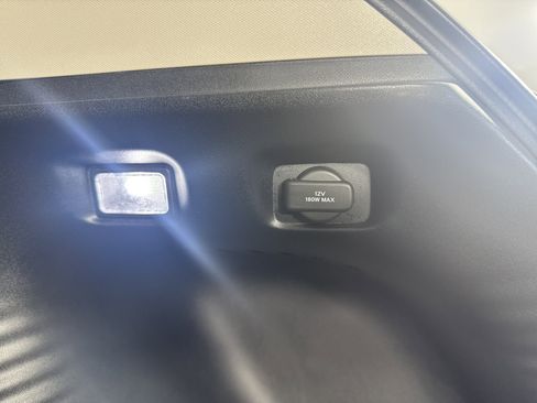 Certified 2025 Honda HR-V LX image 20