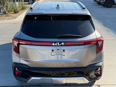 Used 2024 Kia Seltos S image 6