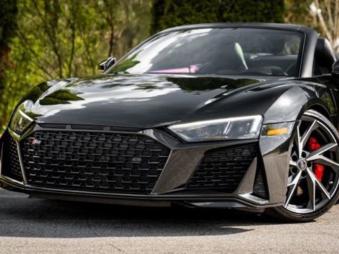 Used 2021 Audi R8 V10 RWD image 2