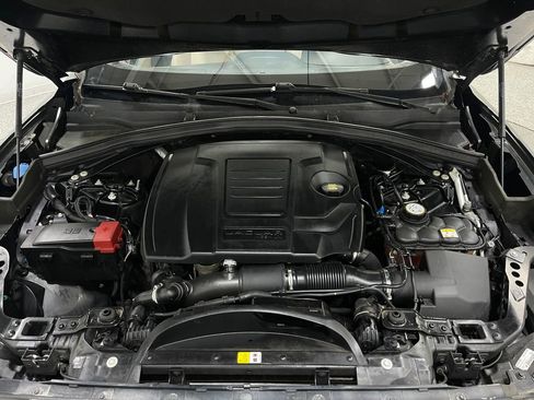 Used 2020 Jaguar F-PACE Premium image 28