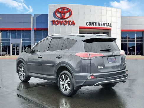 Used 2017 Toyota RAV4 XLE w/ Carpet Mat Package image 4