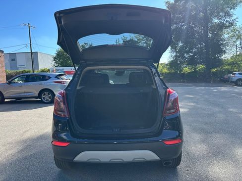 Used 2022 Buick Encore Preferred w/ Safety Package II AWD/4WD image 32