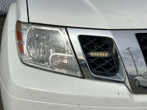 Used 2019 Nissan Frontier SV image 8