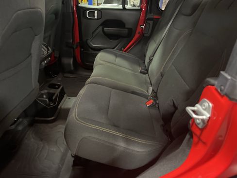 Used 2024 Jeep Wrangler Willys image 11