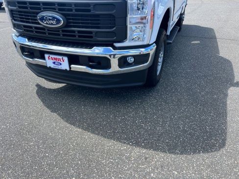 New 2026 Ford F350 XL w/ XL Chrome Package image 23