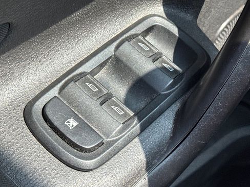 Used 2016 Ford Fiesta SE image 17