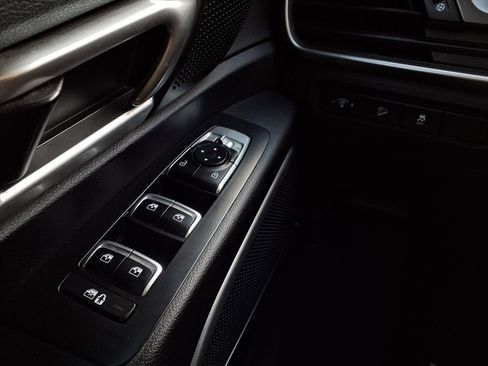 Used 2024 Kia Telluride LX image 19