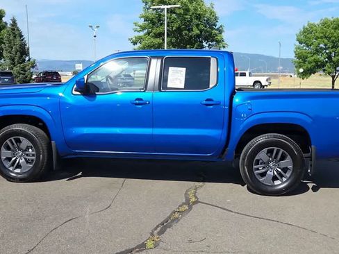 Used 2025 Nissan Frontier SV w/ SV Convenience Package AWD/4WD image 5