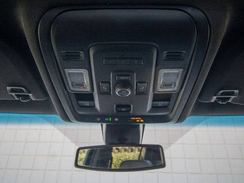 Used 2021 Chevrolet Suburban RST w/ Luxury Package image 45