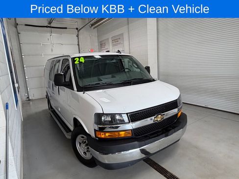 Used 2024 Chevrolet Express 2500 w/ Driver Convenience Package RWD image 2
