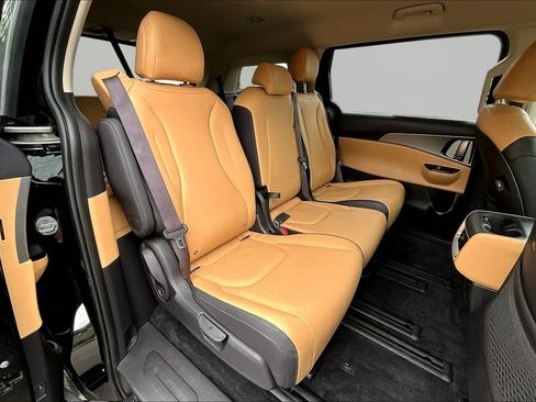 Used 2024 Kia Carnival LX FWD image 26
