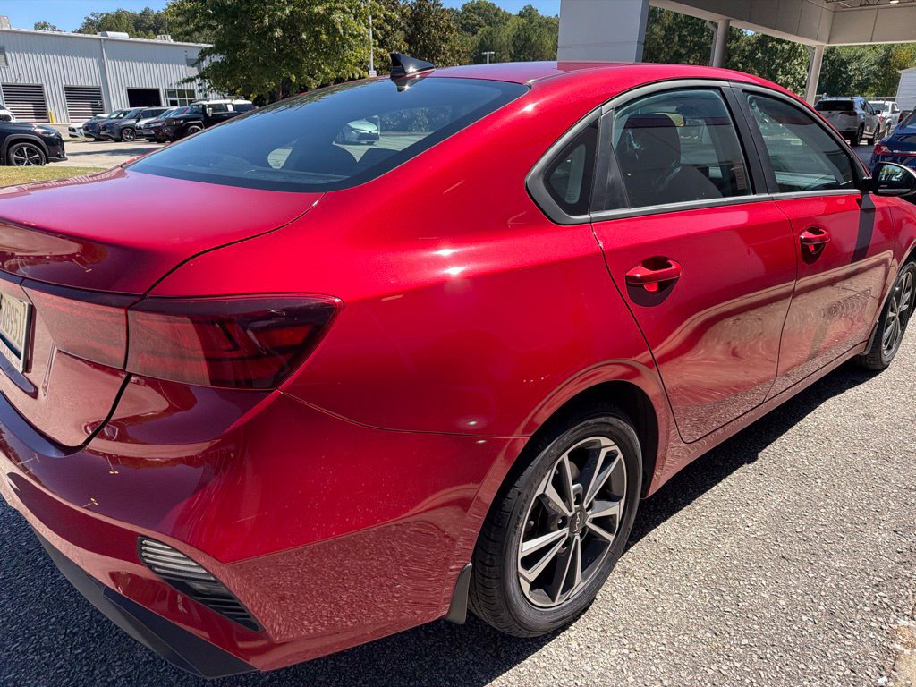 Used 2023 Kia Forte LXS w/ LXS Technology Package FWD image 3