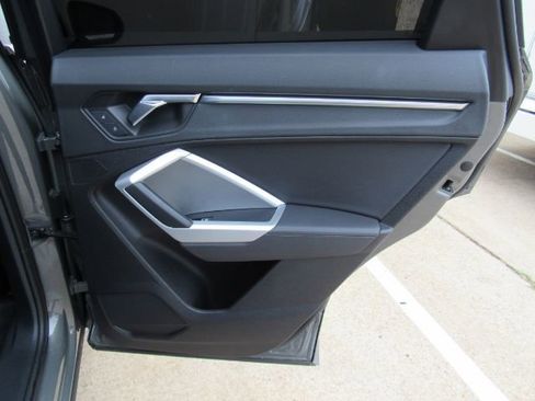 Used 2022 Audi Q3 2.0T Premium Plus w/ Premium Plus Package image 26