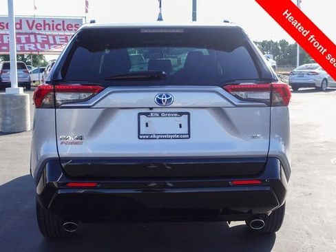 Used 2022 Toyota RAV4 SE image 10