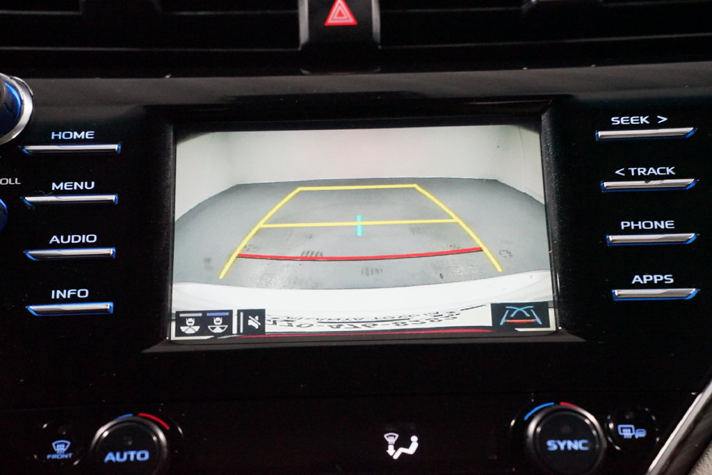 Certified 2018 Toyota Camry XLE FWD image 18