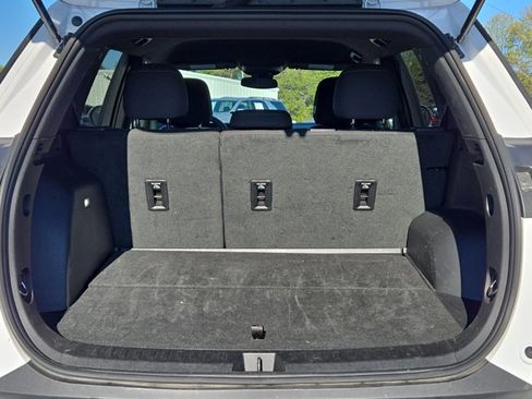 Used 2025 Chevrolet Equinox LT image 9