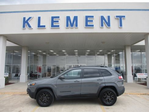 Used 2020 Jeep Cherokee Latitude image 1