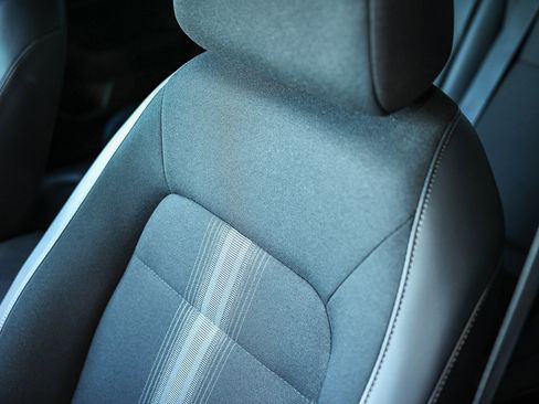 Used 2025 Honda Civic Sport image 32