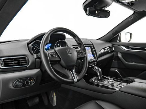 Used 2019 Maserati Levante image 13