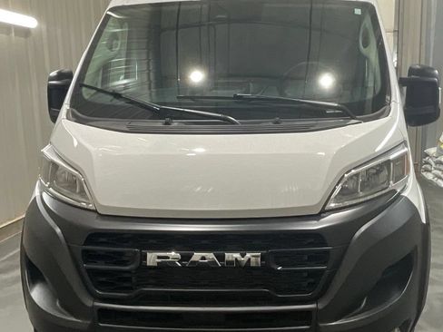 Used 2025 RAM ProMaster 2500 w/ Convenience Group FWD image 5