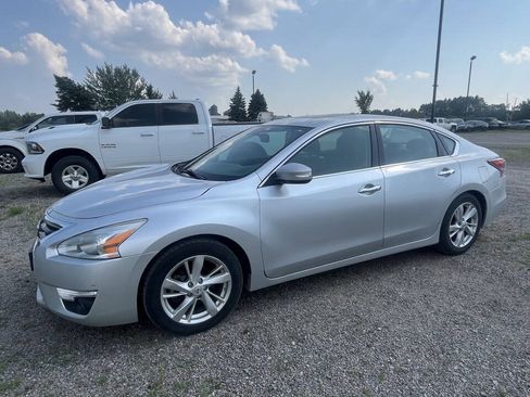 Used 2015 Nissan Altima 2.5 SL w/ Moonroof Package FWD image 1