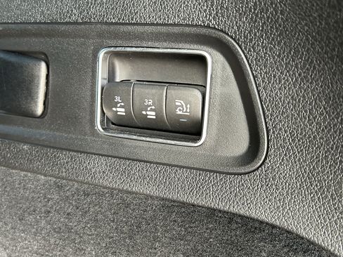 Certified 2025 Mercedes-Benz GLS 450 4MATIC image 12
