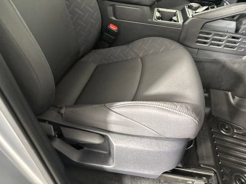 Used 2025 Toyota Tacoma SR5 AWD/4WD image 30