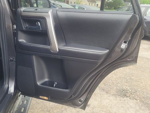 Used 2018 Toyota 4Runner SR5 image 28