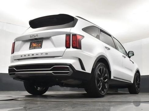 Used 2022 Kia Sorento SX FWD image 13