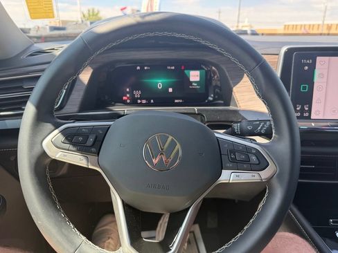 Used 2024 Volkswagen Atlas SEL AWD/4WD image 15