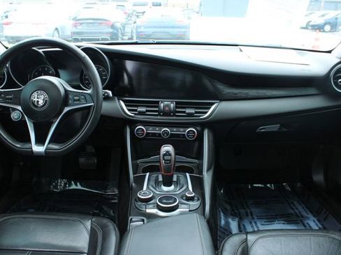 Used 2017 Alfa Romeo Giulia Sprint w/ Cold Weather Package image 16