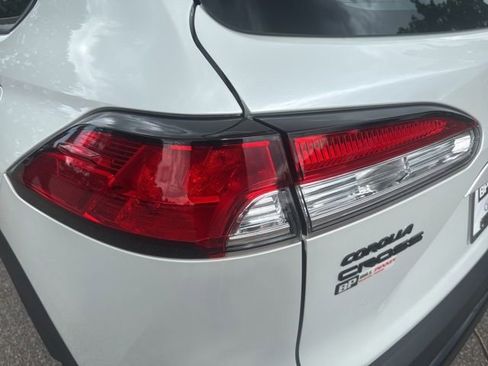 Used 2025 Toyota Corolla Cross AWD Hybrid image 10