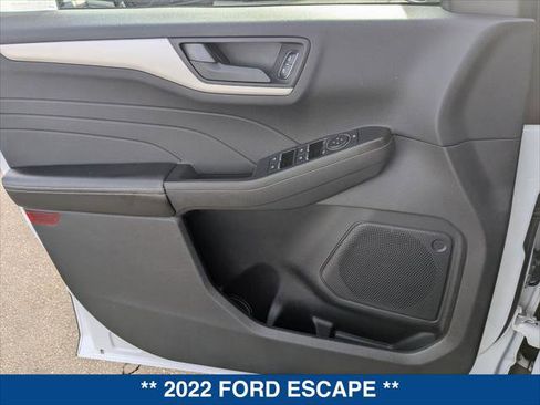 Used 2022 Ford Escape SE image 10
