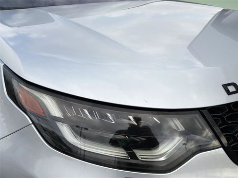 Used 2019 Land Rover Discovery HSE Luxury image 9